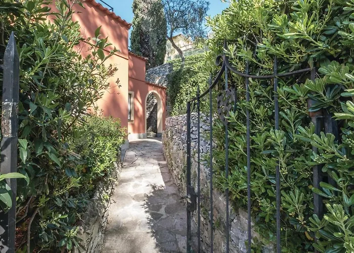 Дом отдыха La Casa Rossa Sant'Ambrogio (Liguria)